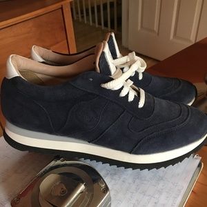 Navy blue suede sneaker 38.5